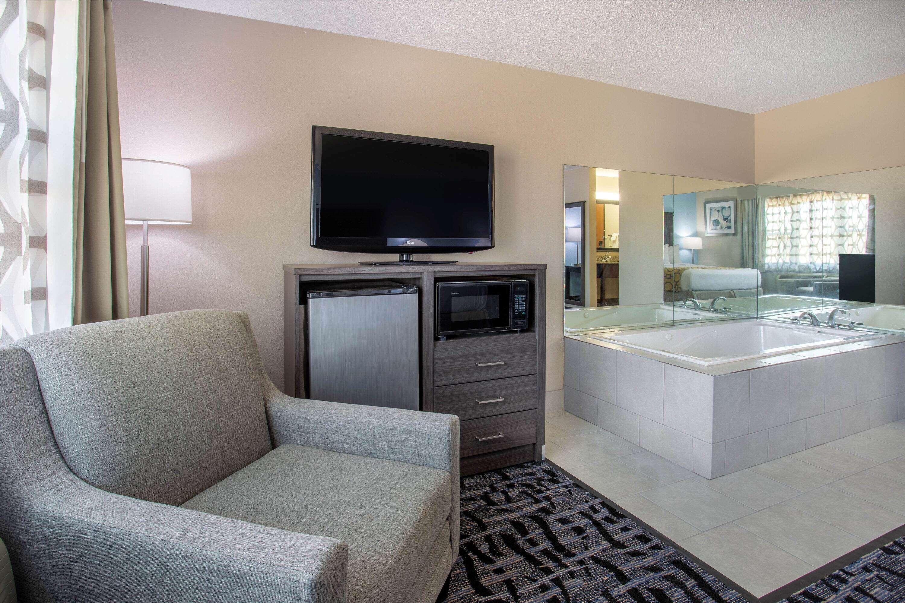 Baymont By Wyndham Joliet Hotel Eksteriør billede