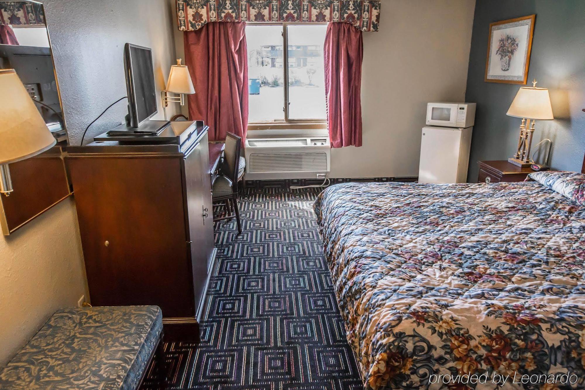 Baymont By Wyndham Joliet Hotel Eksteriør billede