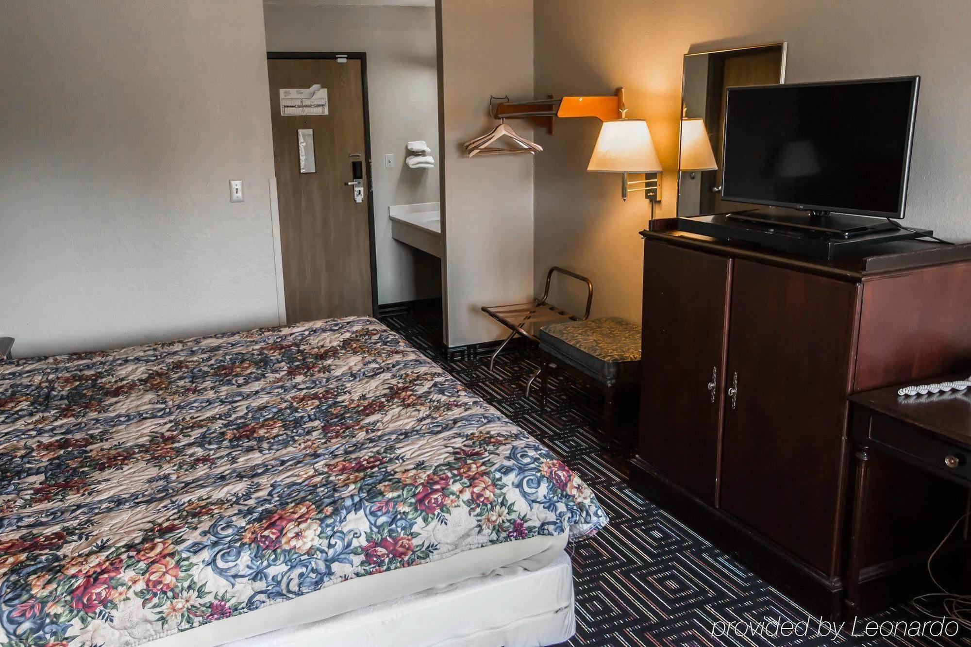 Baymont By Wyndham Joliet Hotel Eksteriør billede