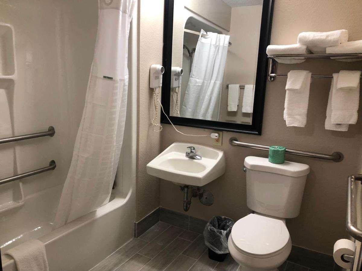 Baymont By Wyndham Joliet Hotel Eksteriør billede